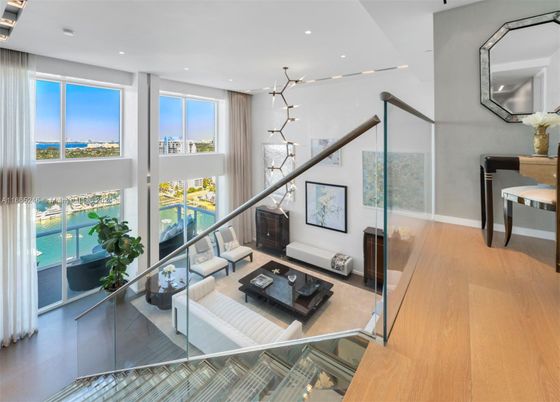 Interior, Living room, Pendant Lights, Recessed Lighting, Wood Texture Flooring