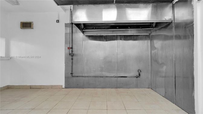 Elevator, Interior