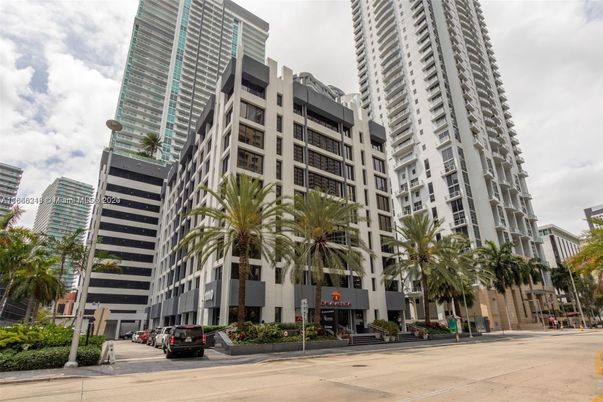 Exterior, Facade, Condo Building