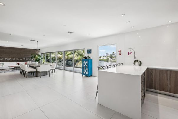Dining room, Interior, Kitchen, Pendant Lights, Recessed Lighting