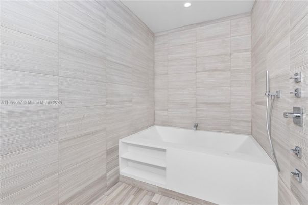 Bathroom, Interior, Recessed Lighting, Wood Texture Flooring