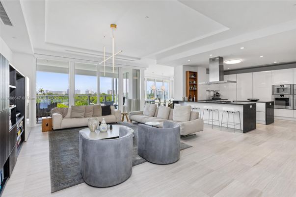 Interior, Kitchen, Living room, Pendant Lights, Recessed Lighting, Stainless Steel Appliances