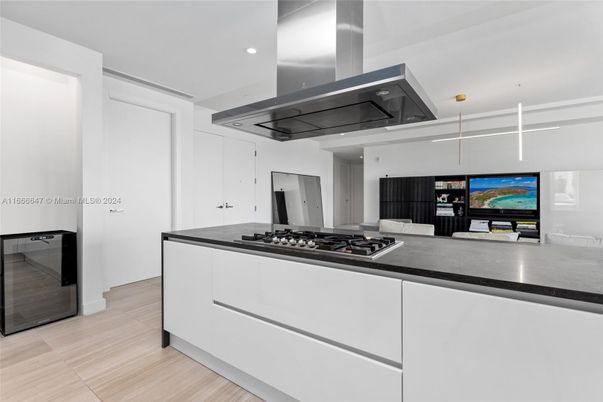 Interior, Kitchen, Pendant Lights, Recessed Lighting, Wood Texture Flooring