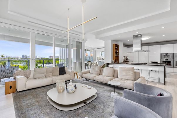 Dining room, Interior, Kitchen, Living room, Pendant Lights, Recessed Lighting, Stainless Steel Appliances