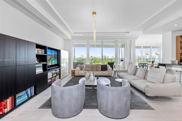 Dining room, Interior, Living room, Pendant Lights, Recessed Lighting, Wood Texture Flooring