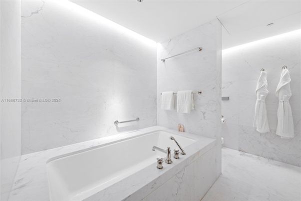 Bathroom, Free Standing Baths, Interior, Marble, Marble Walls