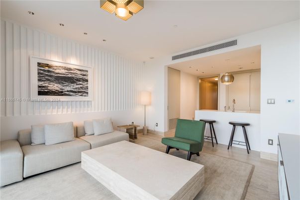 Interior, Living room, Pendant Lights, Recessed Lighting