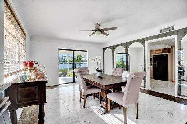Dining room, Interior, Marble