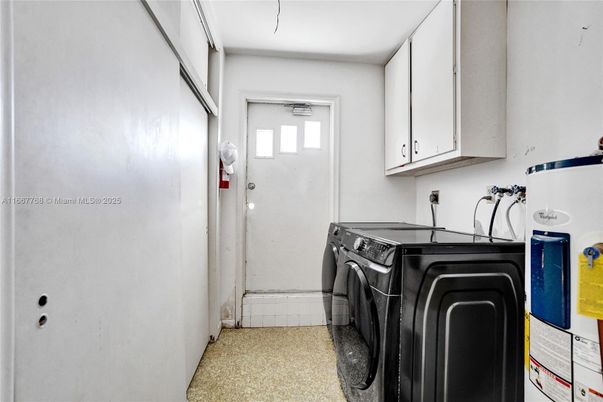 Interior, Washer