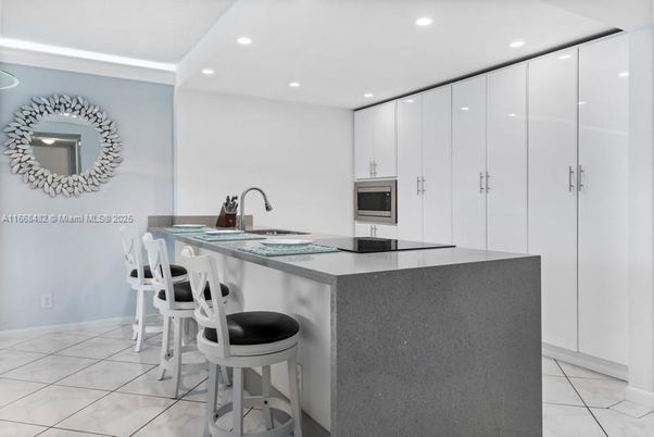 Interior, Kitchen, Marble, Recessed Lighting