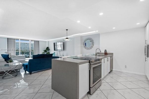 Interior, Kitchen, Living room, Marble, Pendant Lights, Recessed Lighting