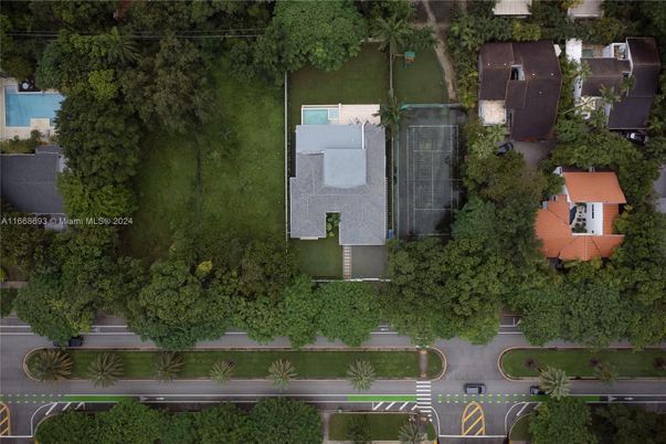 Exterior, Drone