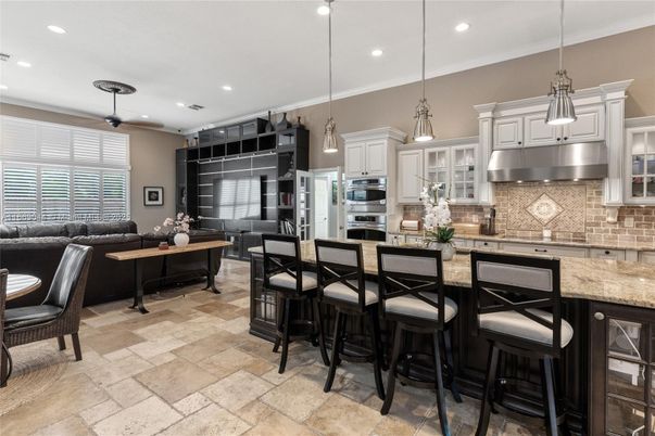 Interior, Kitchen, Living room, Pendant Lights, Recessed Lighting, Stainless Steel Appliances