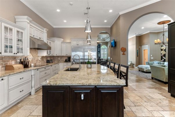 Dining room, Interior, Kitchen, Pendant Lights, Recessed Lighting, Stainless Steel Appliances