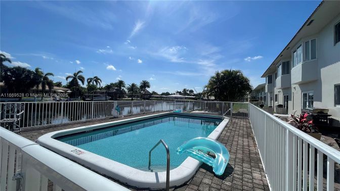 Exterior, Pool, Water