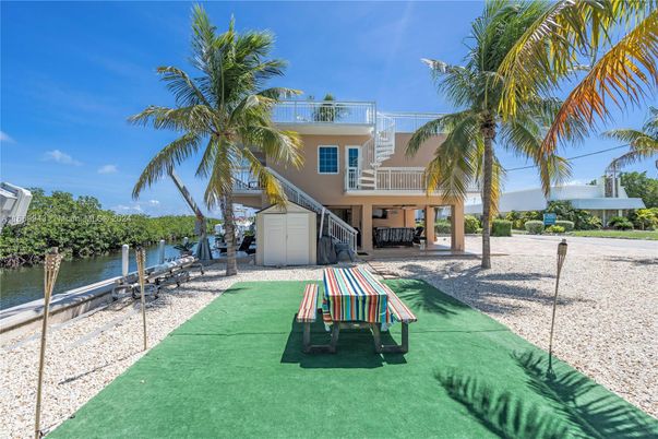 Backyard, Exterior, Water