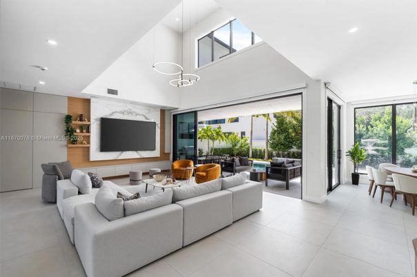 Dining room, Interior, Living room, Pendant Lights, Recessed Lighting