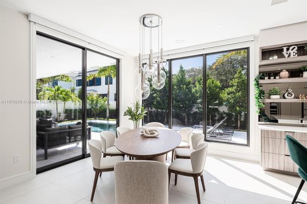 Dining room, Interior, Pendant Lights, Recessed Lighting