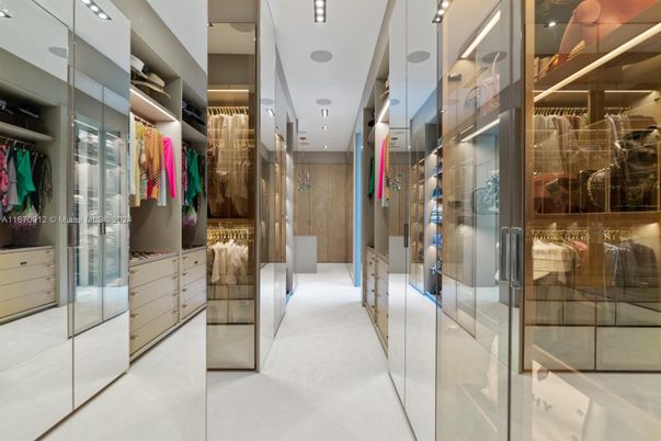Interior, Recessed Lighting, Walk-in Closets