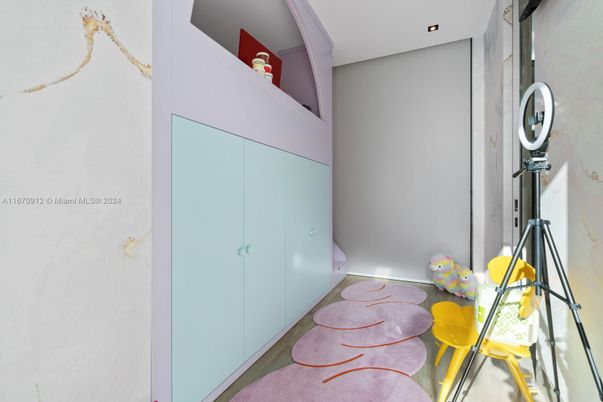 Interior, Recessed Lighting