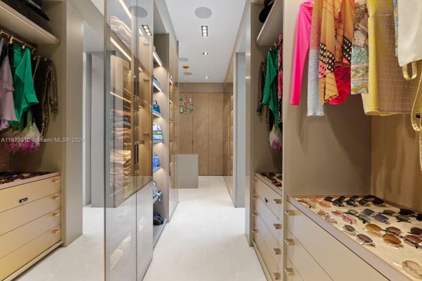 Interior, Recessed Lighting, Walk-in Closets