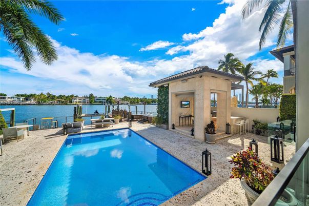 Exterior, Pool, Water