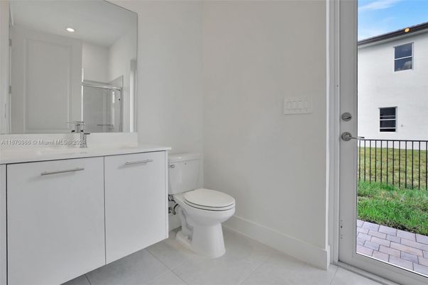 Bathroom, Interior, Recessed Lighting