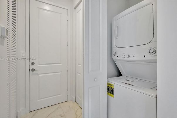 Interior, Marble, Utility Closets, Washer