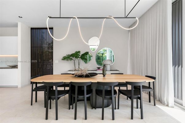 Dining room, Interior, Pendant Lights, Recessed Lighting