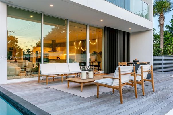Exterior, Recessed Lighting