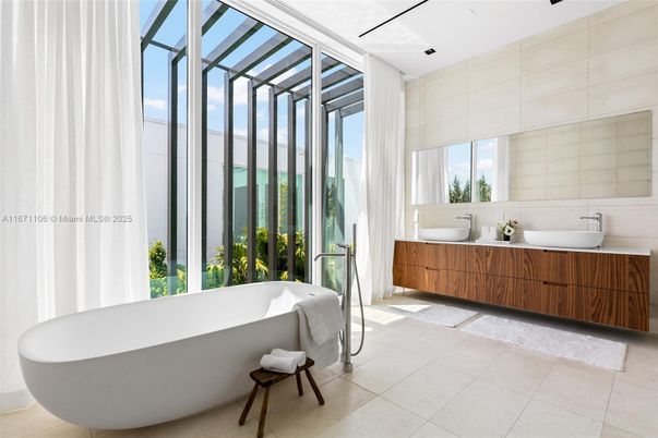 Bathroom, Dual Sink Vanities, Free Standing Baths, Interior