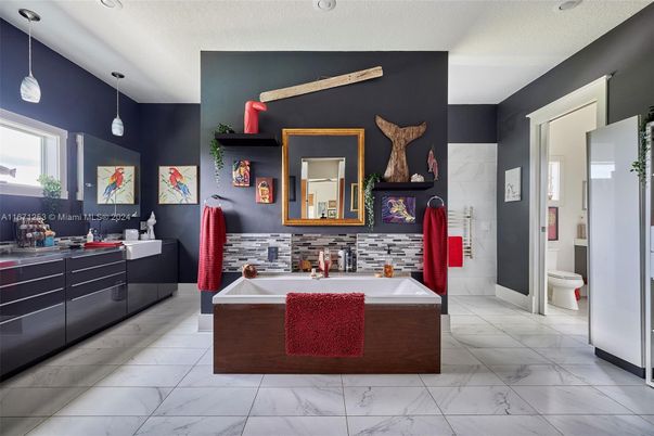 Bathroom, Dual Sink Vanities, Interior, Marble, Pendant Lights, Recessed Lighting