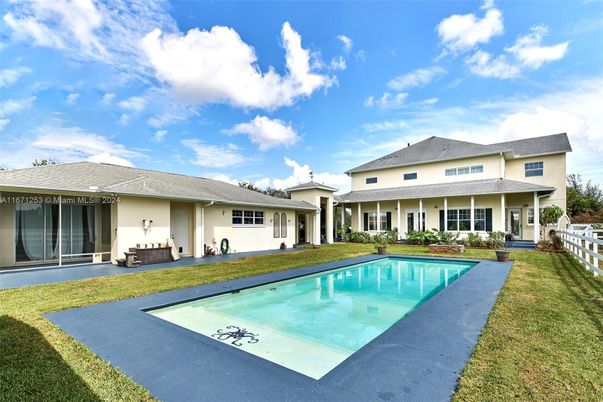 Backyard, Exterior, Pool