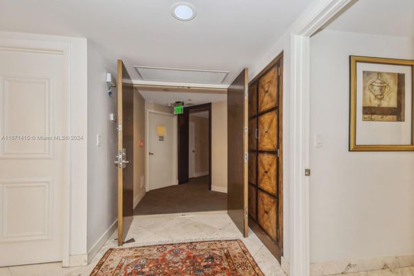 Elevator, Interior, Recessed Lighting