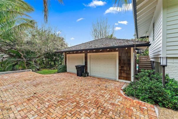 Detached Garage, Exterior