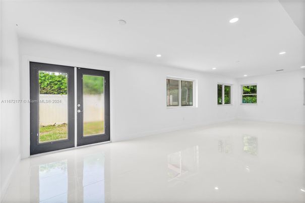 Empty room, Interior, Recessed Lighting