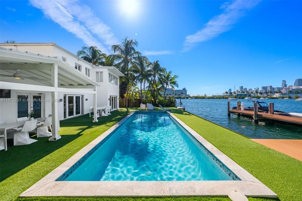 Exterior, Lake, Pool, Water