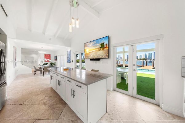 Dining room, Interior, Kitchen, Pendant Lights, Recessed Lighting