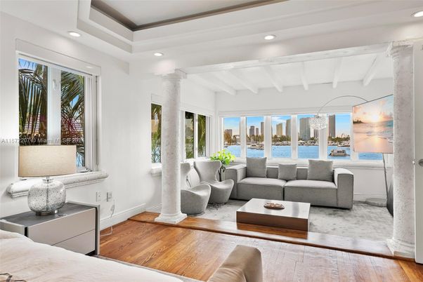 Interior, Living room, Recessed Lighting, Water, Wood Texture Flooring