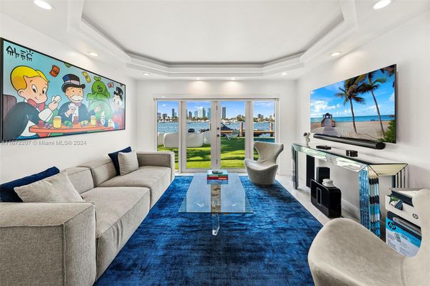 Interior, Living room, Recessed Lighting, Water