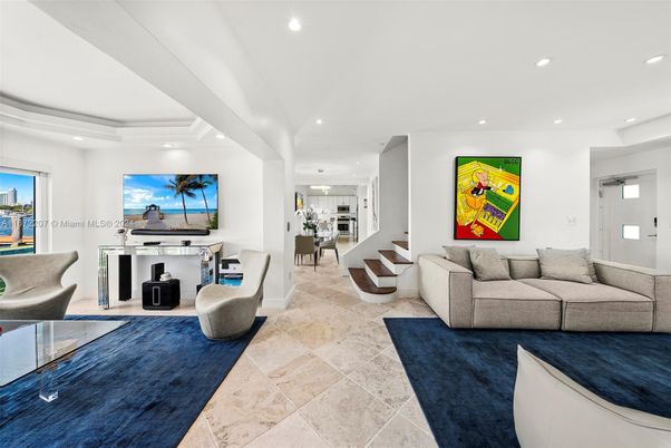 Interior, Living room, Pendant Lights, Recessed Lighting