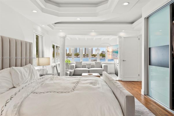 Bedroom, Interior, Recessed Lighting, Water, Wood Texture Flooring