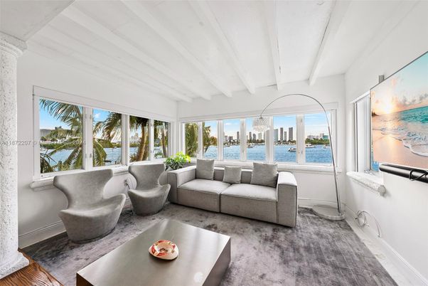 Interior, Living room, Water