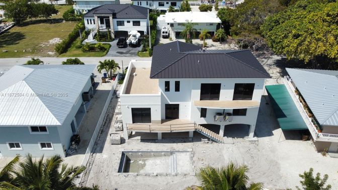 Exterior, Drone