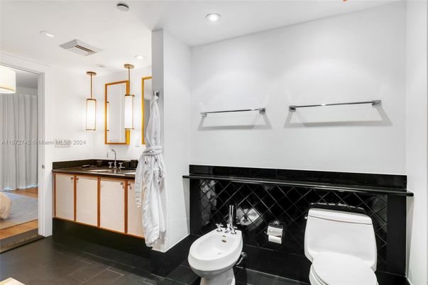 Bathroom, Interior, Pendant Lights, Recessed Lighting