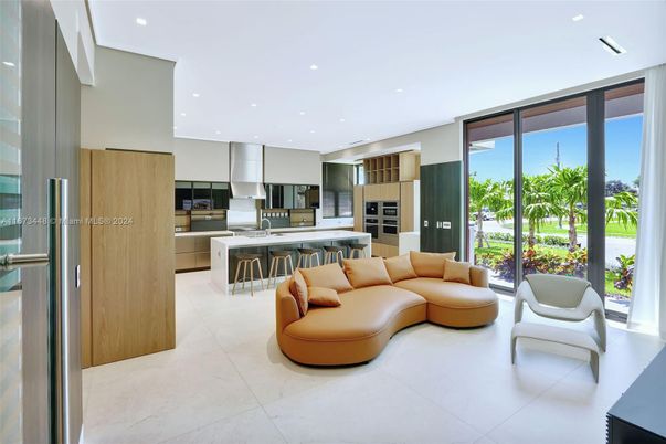 Interior, Kitchen, Living room, Recessed Lighting, Stainless Steel Appliances