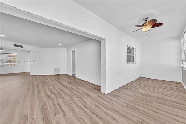 Empty room, Interior, Recessed Lighting, Wood Texture Flooring