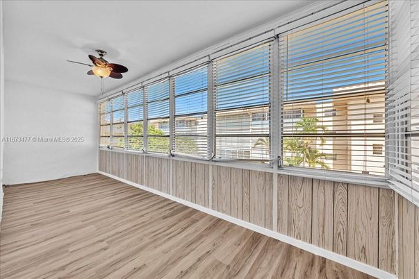 Empty room, Interior, Sun Room, Wood Texture Flooring