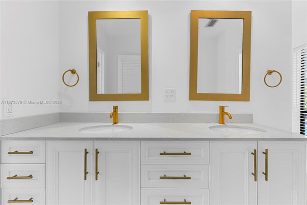 Bathroom, Dual Sink Vanities, Interior
