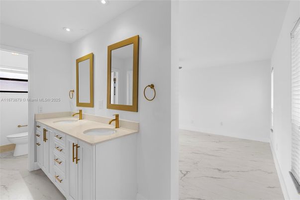 Bathroom, Dual Sink Vanities, Interior, Marble, Recessed Lighting